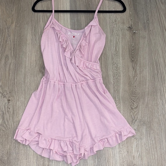 Women’s POOF NY Light Pink Ruffle Romper Small - Picture 8 of 8
